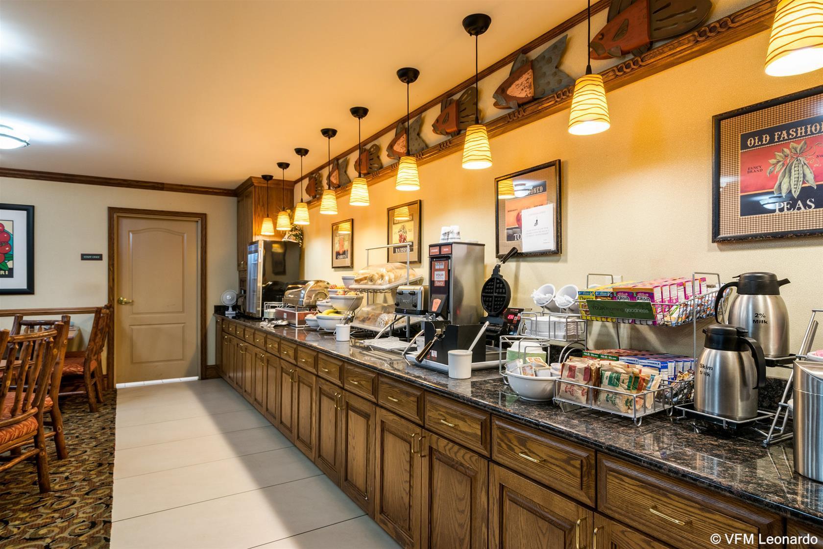 דובר Comfort Inn & Suites מראה חיצוני תמונה