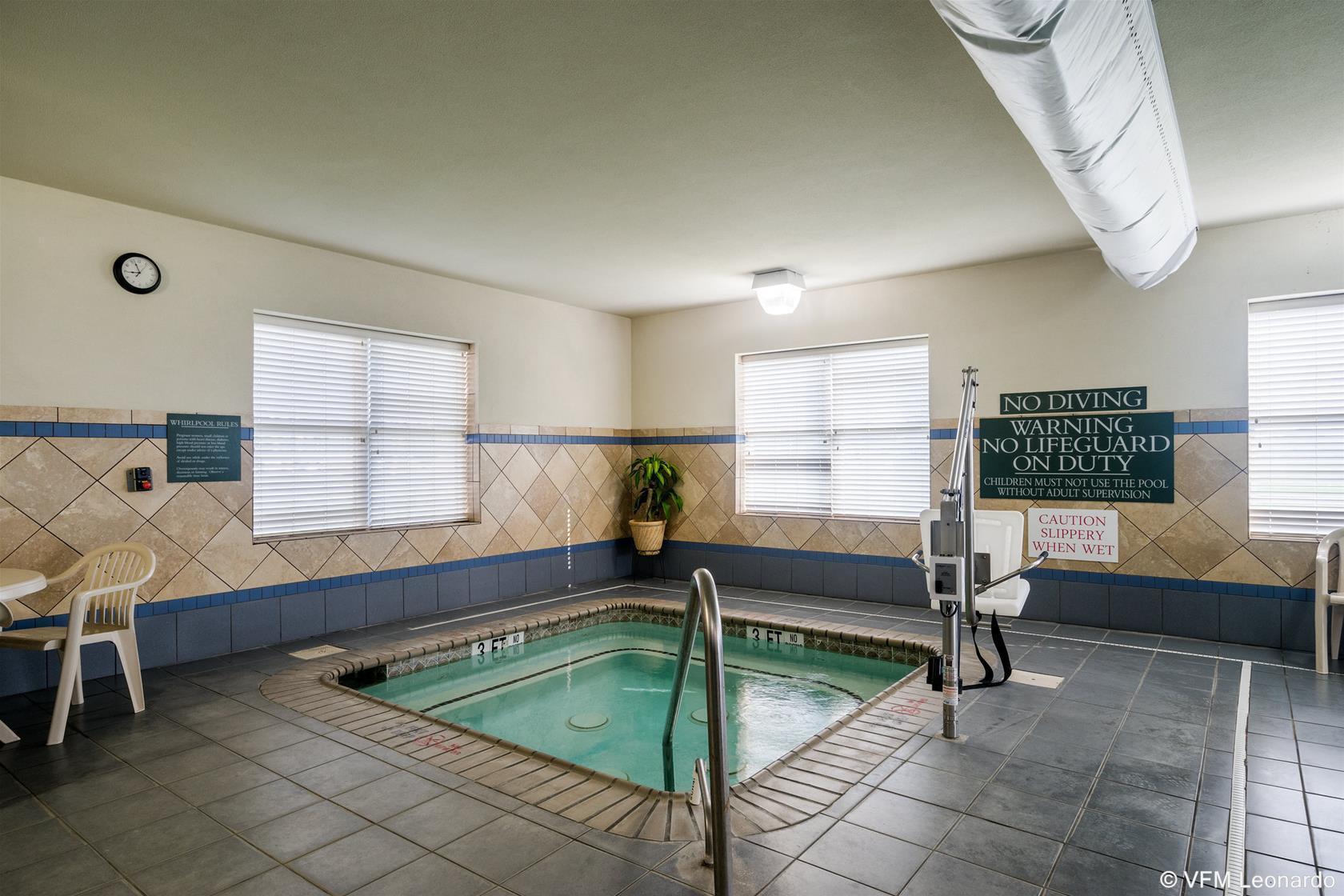 דובר Comfort Inn & Suites מראה חיצוני תמונה