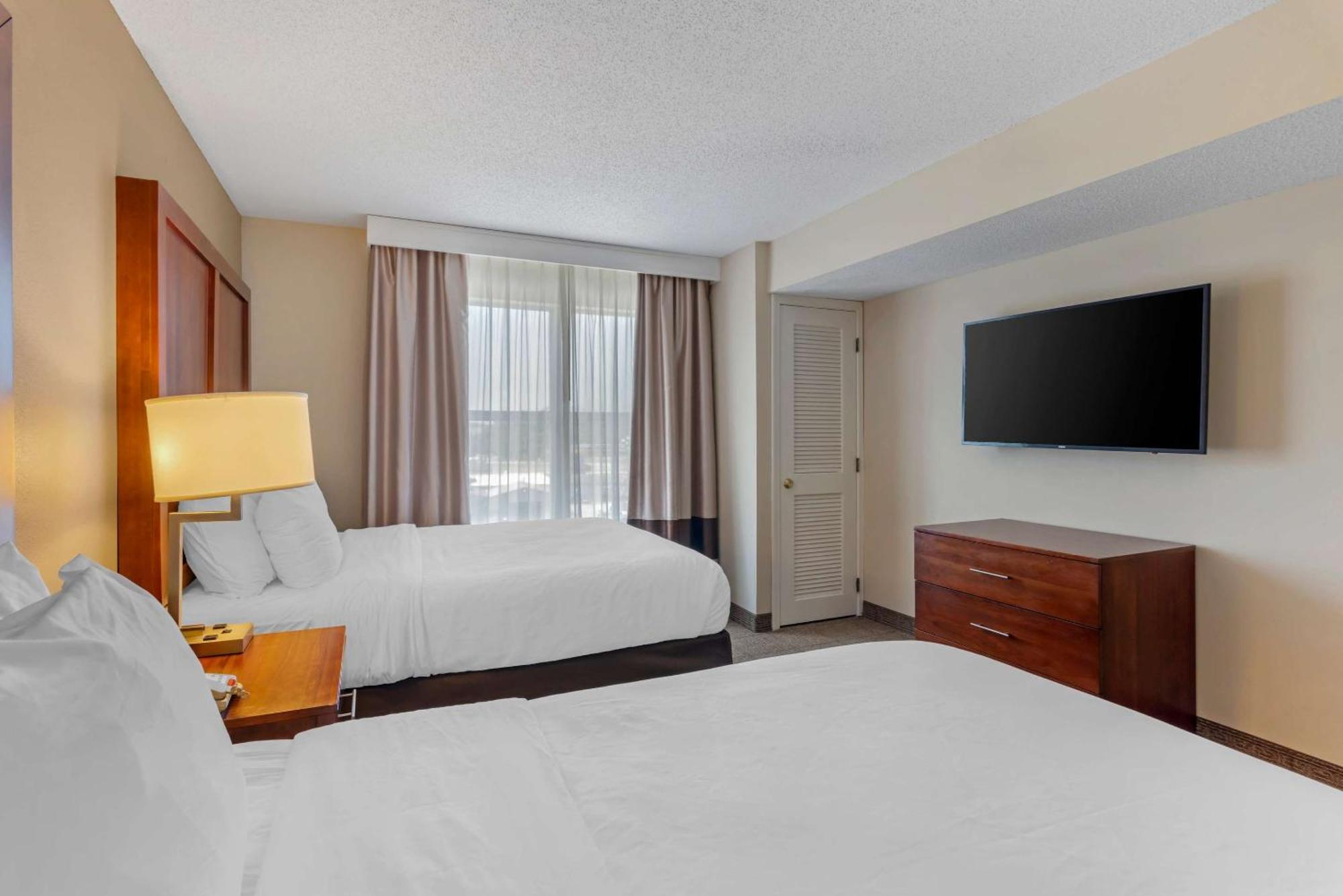 דובר Comfort Inn & Suites מראה חיצוני תמונה