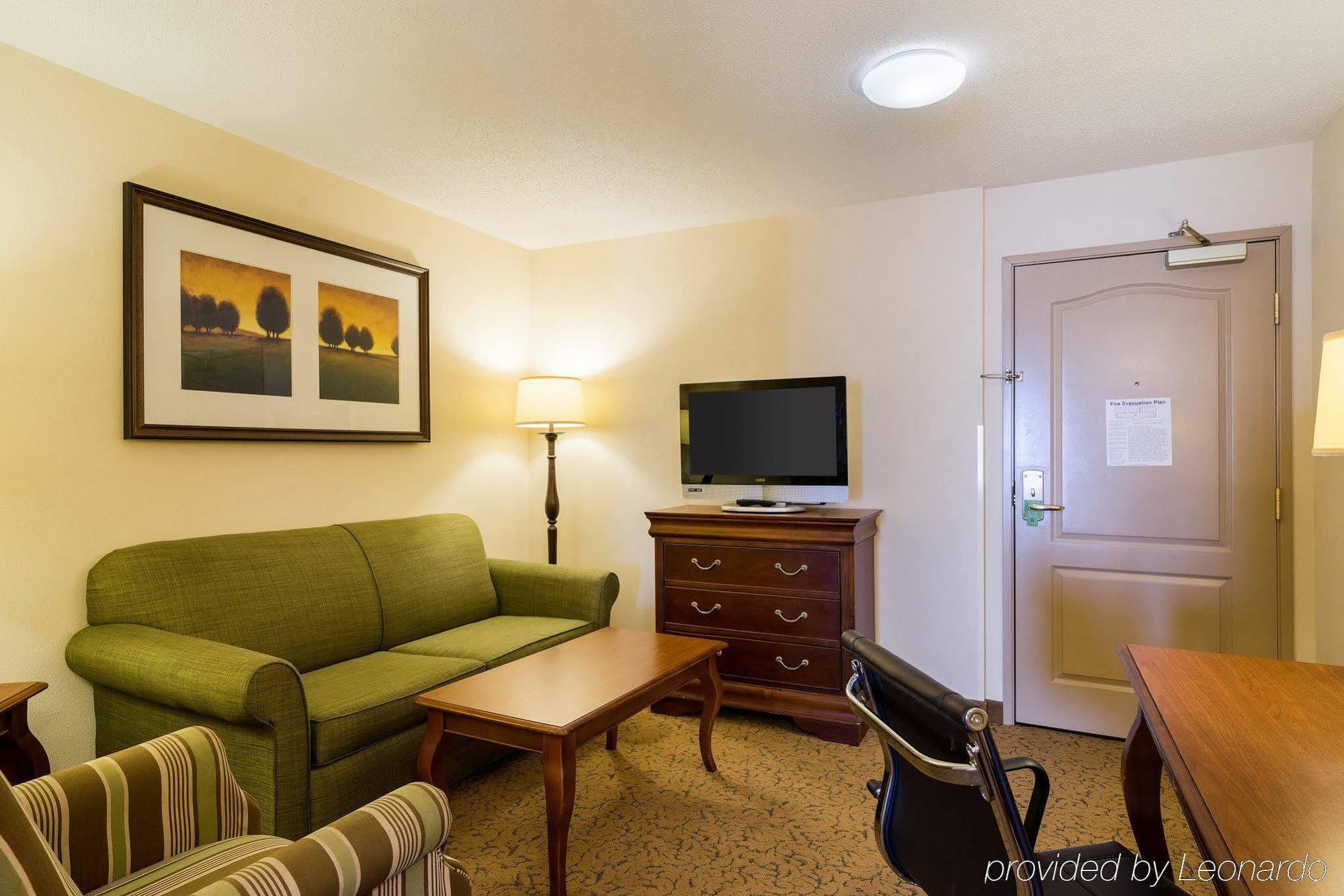 דובר Comfort Inn & Suites מראה חיצוני תמונה