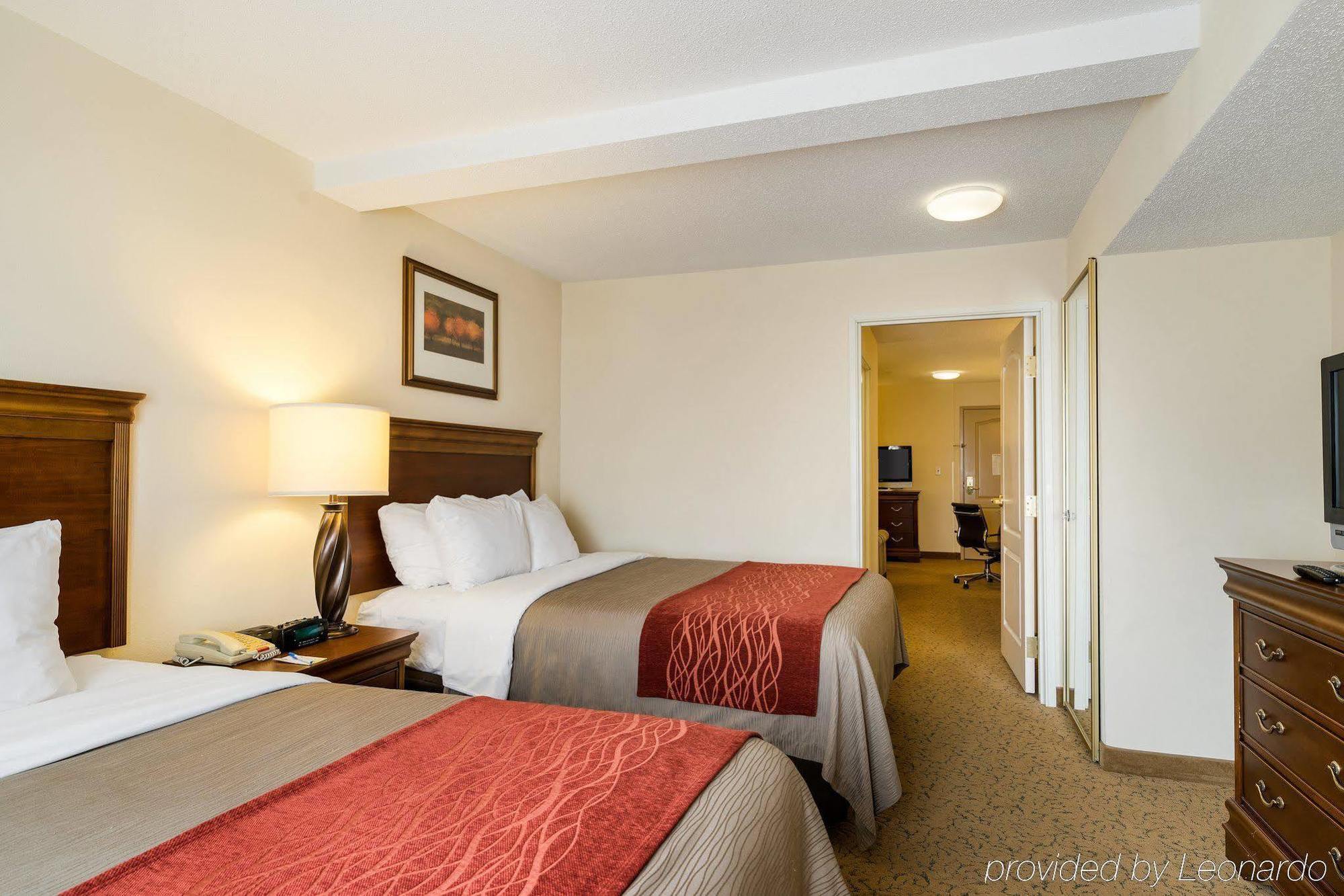 דובר Comfort Inn & Suites מראה חיצוני תמונה