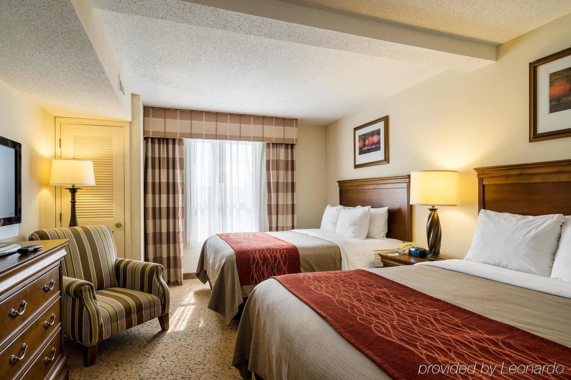 דובר Comfort Inn & Suites מראה חיצוני תמונה